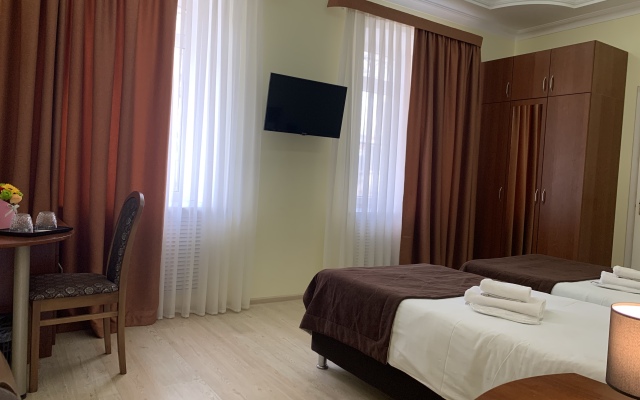 Lastochka Hotel