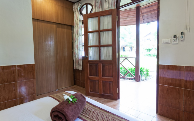 Отель ZEN Rooms Chaloemprakiat Patong