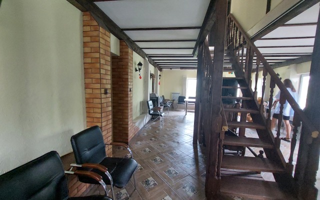 Na Beregu Ozera s Vmestimostu 18 Chelovek Private House.