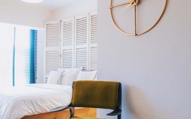 To Be Social House Hotel