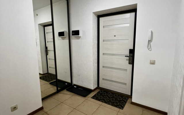 Uyutnaya kvartira vozle stantsii metro Gorki Flat