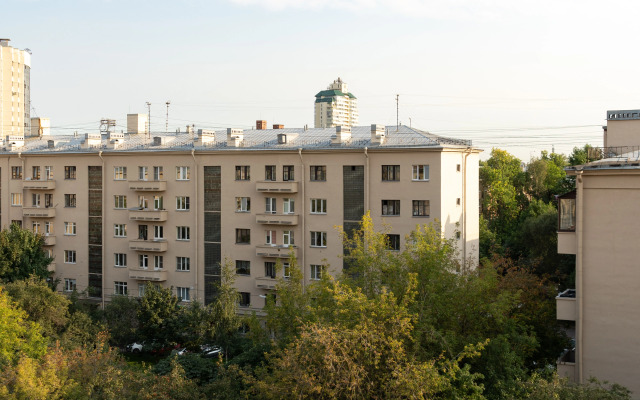 V Dome-Pamyatnike Arkhitektury Khkh Veka Flat