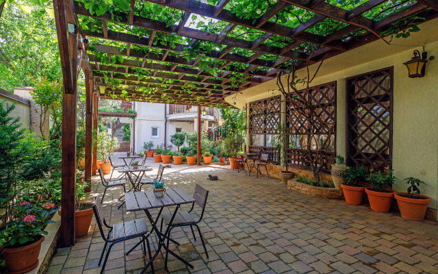 Loris Guest House