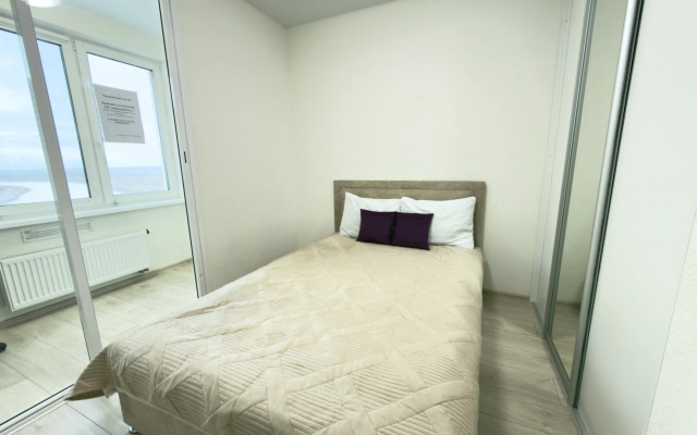 Апартаменты Элитные на берегу реки Тура с видом на Мост Влюбленных