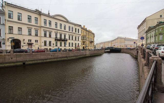 Апартаменты Апарт 24 у Эрмитажа с видом на реку Мойку