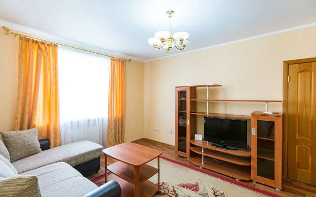 V Tsentre po Boyevoy 36/1 Apartments