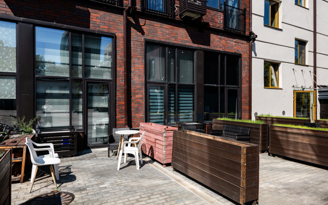 Апартаменты Вольная 25