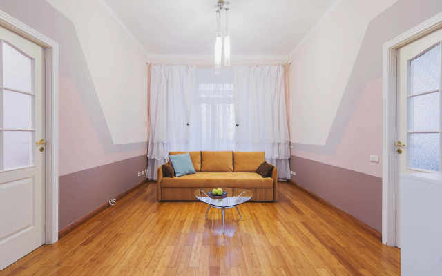 Квартира GM Apartments Дизайнерские 4-х комнатные у метро