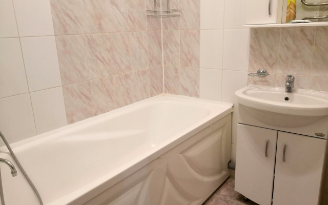 Apartamenty Ekonom Na Tulskoy 76, 2-Kh Komnatnye Flat