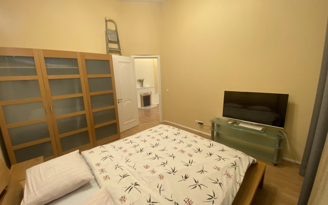 Апартаменты Двухкомнатные на набережной реки Мойки