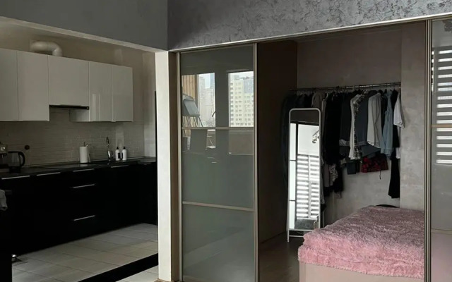 U zhd vokzala v tsentre Ufy Flat