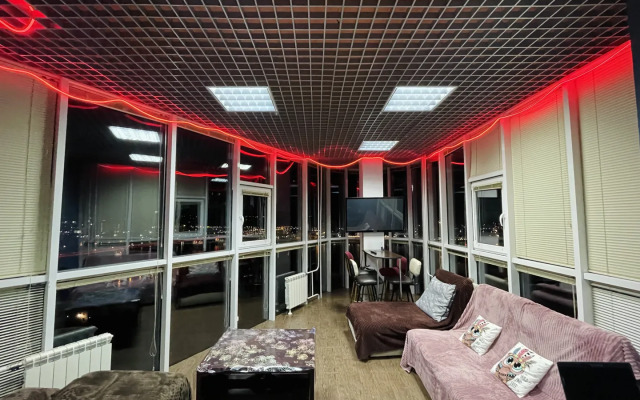 S Vidom na Yenisey i Stolby Apartments