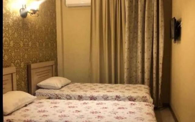 Hotel Paper House