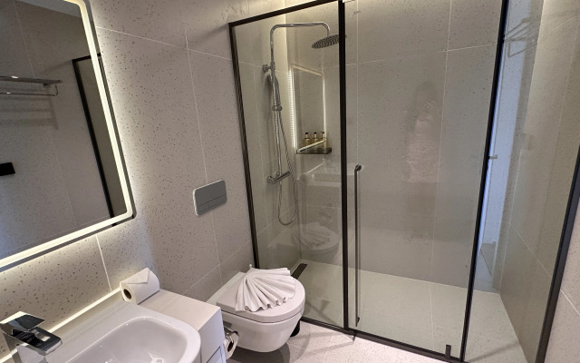 Апартаменты 2 Спальни Первая Линия Пляжа Лаян от Capital Pro