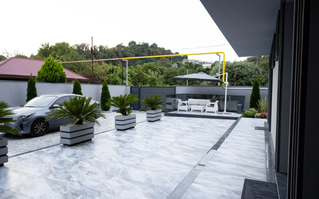 Vzlyot Guest House