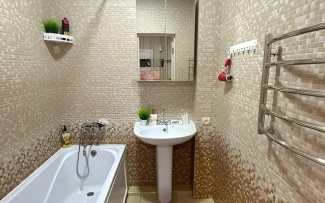 Uyutnaya Prostornaya Kvartira Flat
