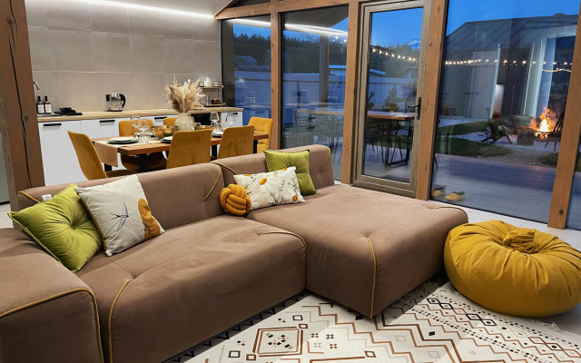 Prostorny Barnkhaus S Panoramnymi Oknami Private House
