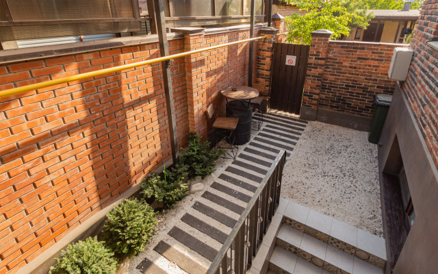 Loft s prektorom i terassoj Apartment