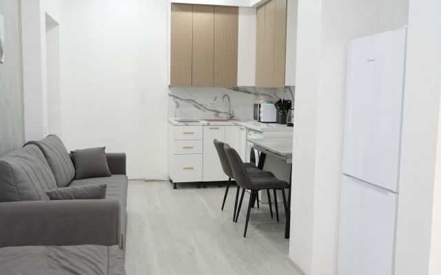 Апартаменты на Светлой 18 (202)