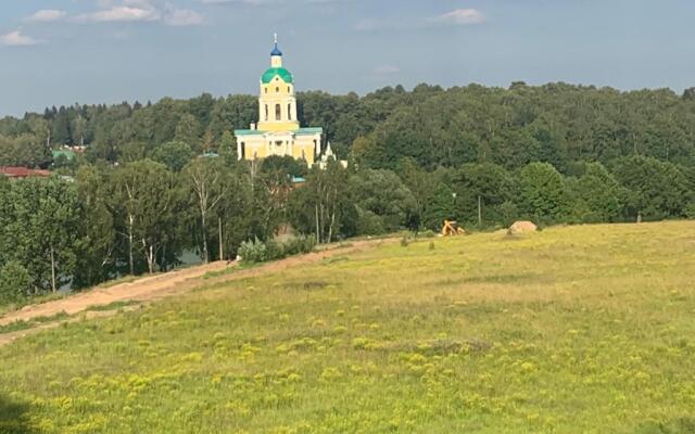 Uyutnaya kvartira s shikarnym vidom iz okna Flat
