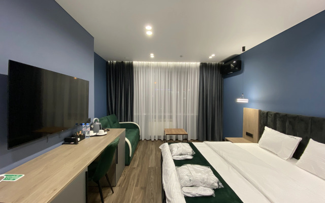 Royal Status Hotel