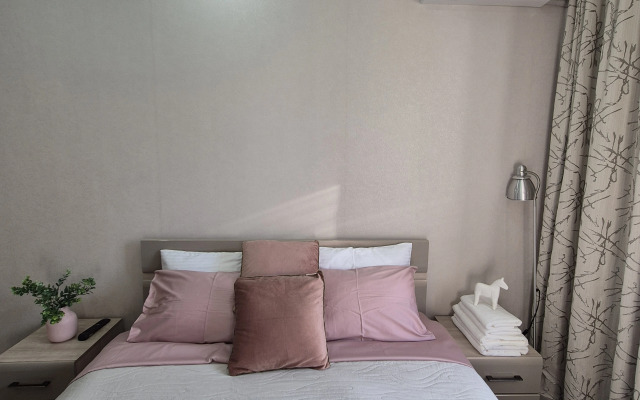 93 Na Prospekte Miru 4 Apartments