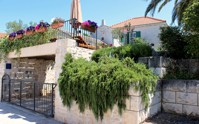 Maruka Villa