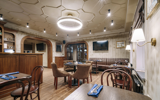 Dom Podryadchika Homutova Hotel