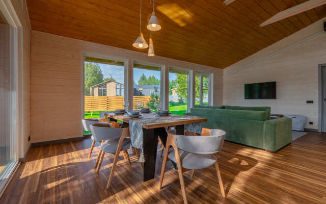 Friends & Family Guest House