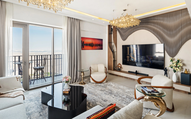 Skyline Vista 3-Bedroom Haven with Lagoon Retreat Apartments