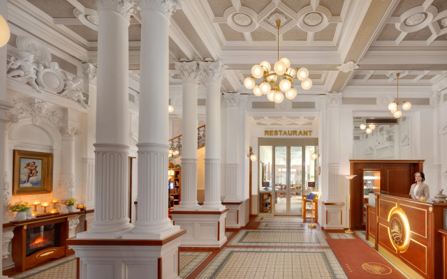 Boutique Seven Days Hotel