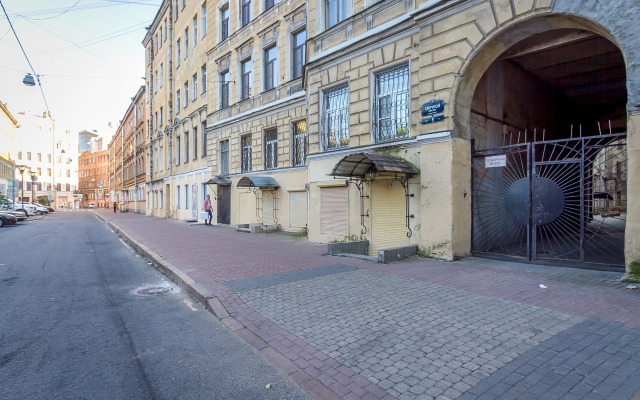 Vintazhnaya Na Svechnom Flat