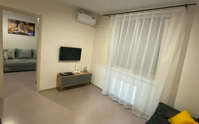Uyutnaya Dvukhkomnatnaya V Novom Dome Flat