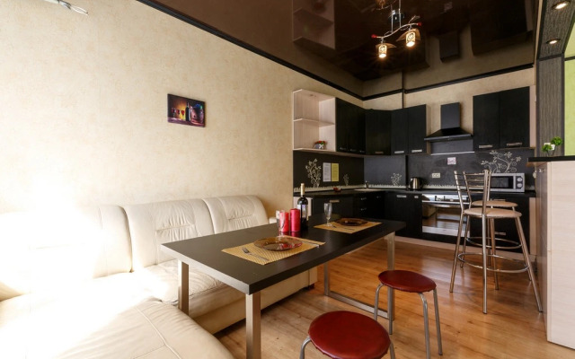 Квартира от компании Хоум Отель на Революционной 4