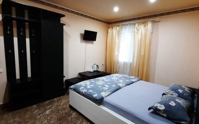 Oktyabrskaya 5 Guest House
