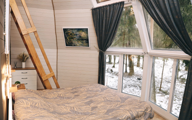 Шале Сфера Агат в лесу на Живописной улице