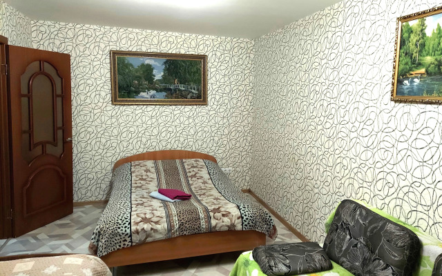 V Otlisthnoy Lokazii Flat