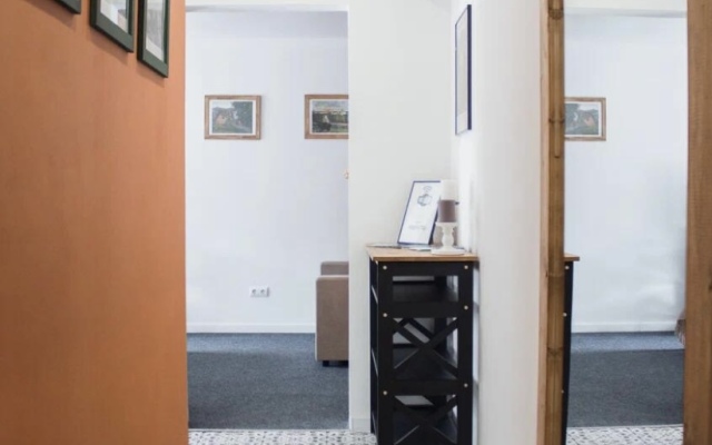 U Muzeya Mirovogo Okeana Stella 2 Apartaments
