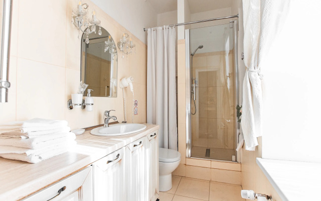 Travertin Latte Apartments