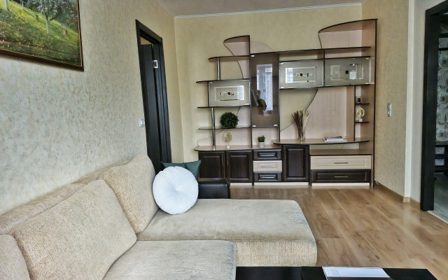 Апартаменты с балконом рядом с Комаровским рынком