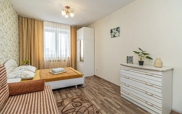 Yevrotryoshka Do 15 Gostey Flat