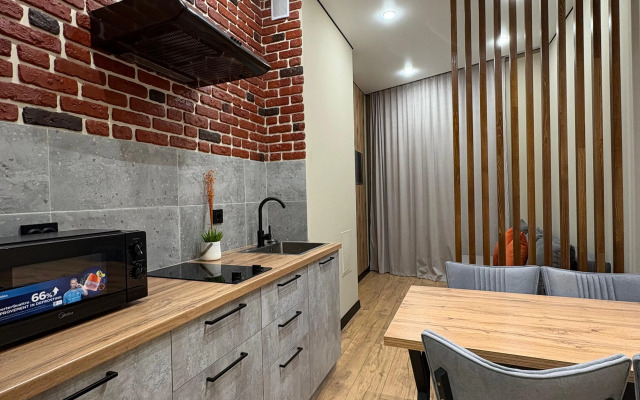 Krasivaya Yevrodvushka v Tsentre Flat