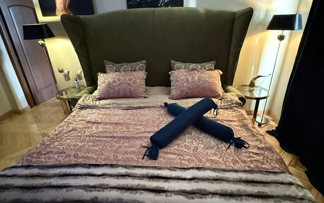Dizaynerskaya U Kremlya Flat