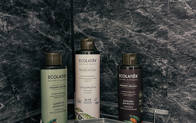 Частный дом  Belov House  с панорамным остеклением у леса