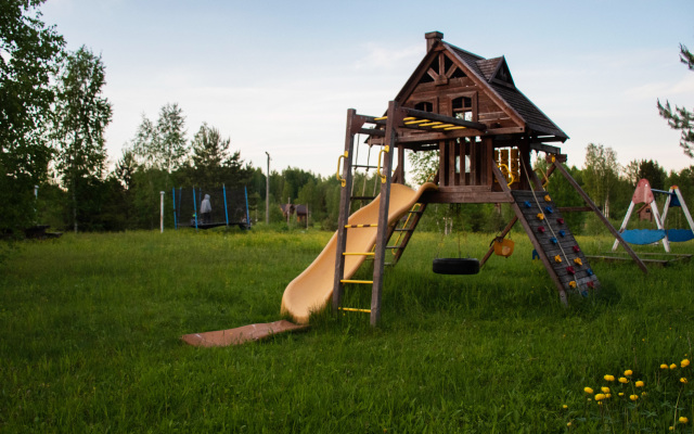 Novgorodskaya Derevnya Cottage