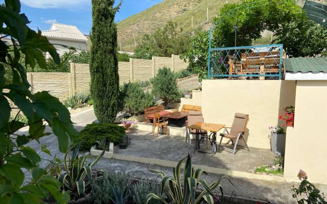 Agave Guest House