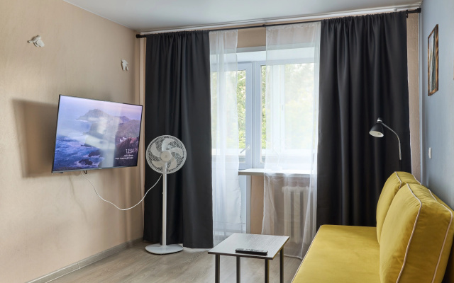 Kvartira Bul'var 1k apartamenty na 4h gostej v centre radom s UGMK, sad im. Engel'sa