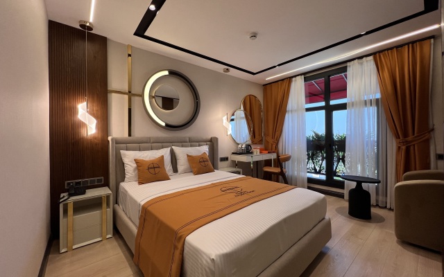Hotel Elysian Airport