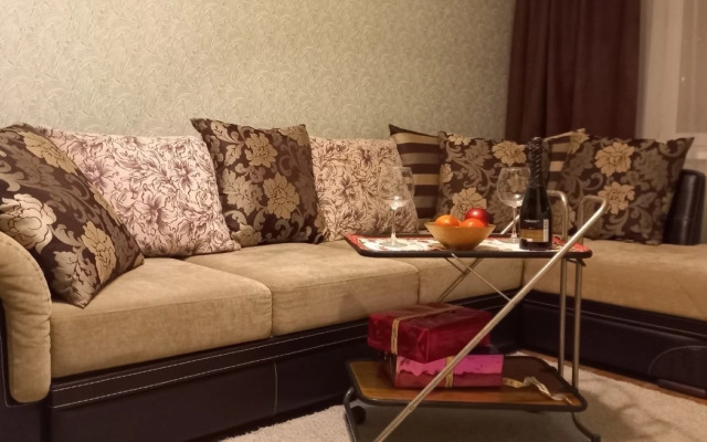 Na Ulitse Andreya Bushueva 4 Flat