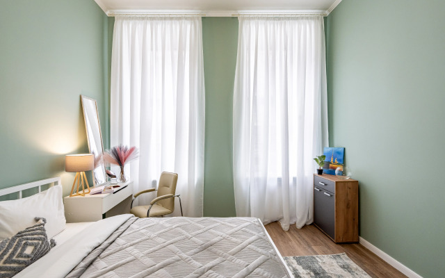 Sergeew Apartments dvuhkomnatnyj Lyuks s vidom na naberezhnuyu Fontanki Apartments